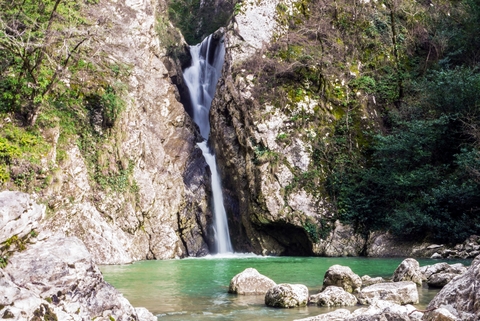 Агурские водопады и Орлиные скалы